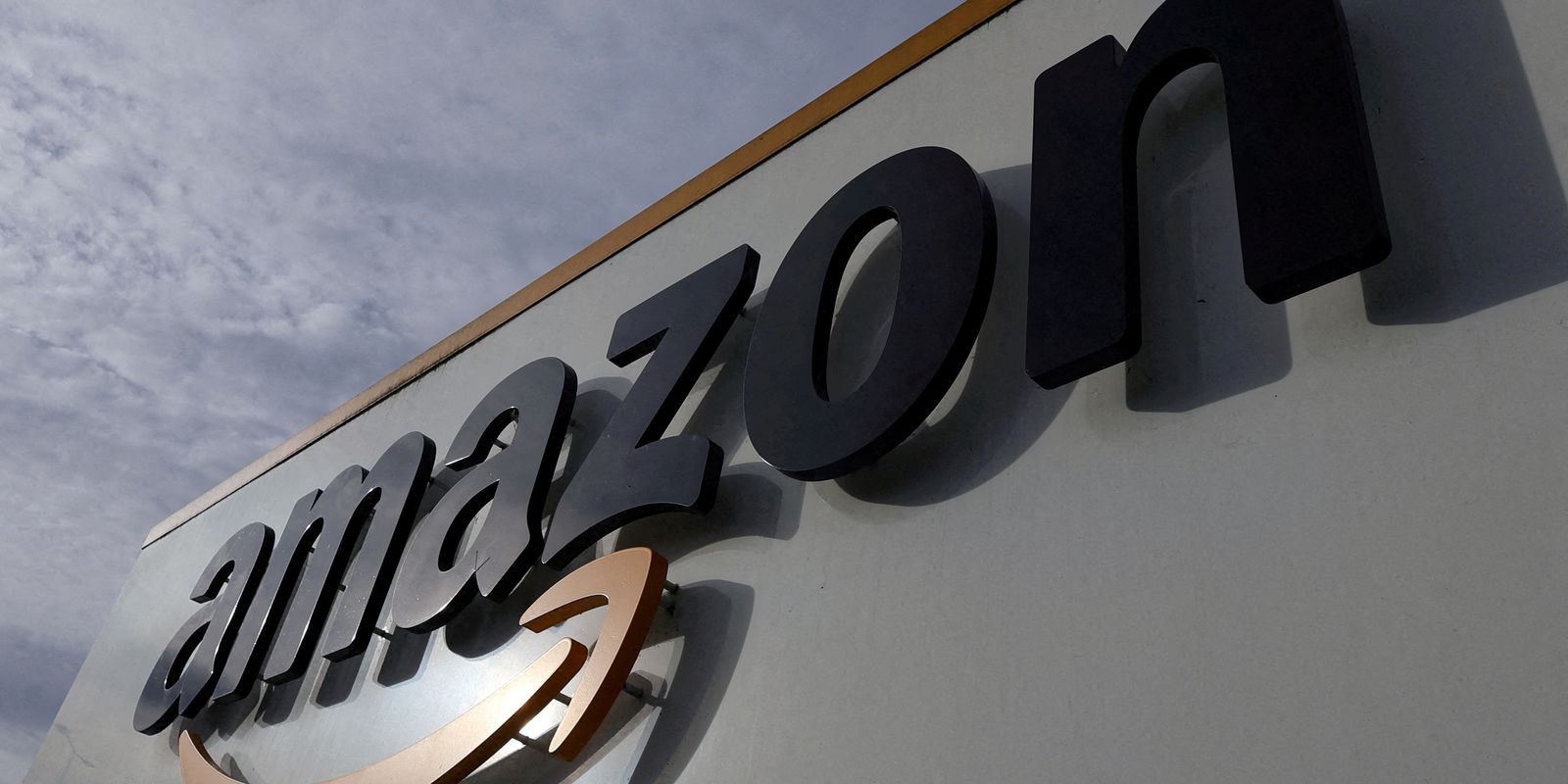 Irã confirma ataque a central de dados da Amazon no Bahrein