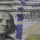 Dólar atinge menor valor desde junho em meio à alta do petróleo