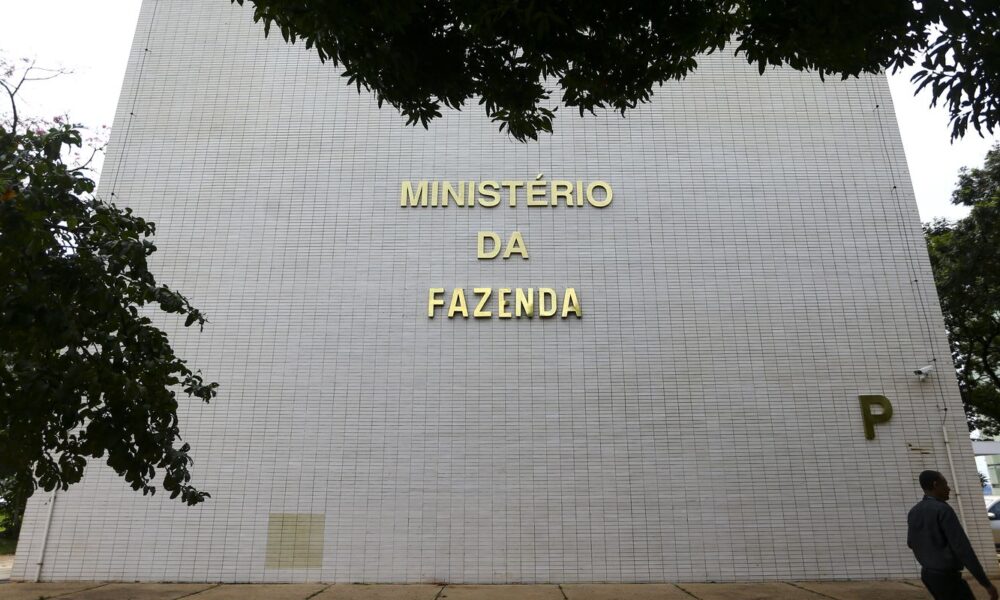 Governo planeja recorrer ao STF em relação à PEC dos agentes de saúde