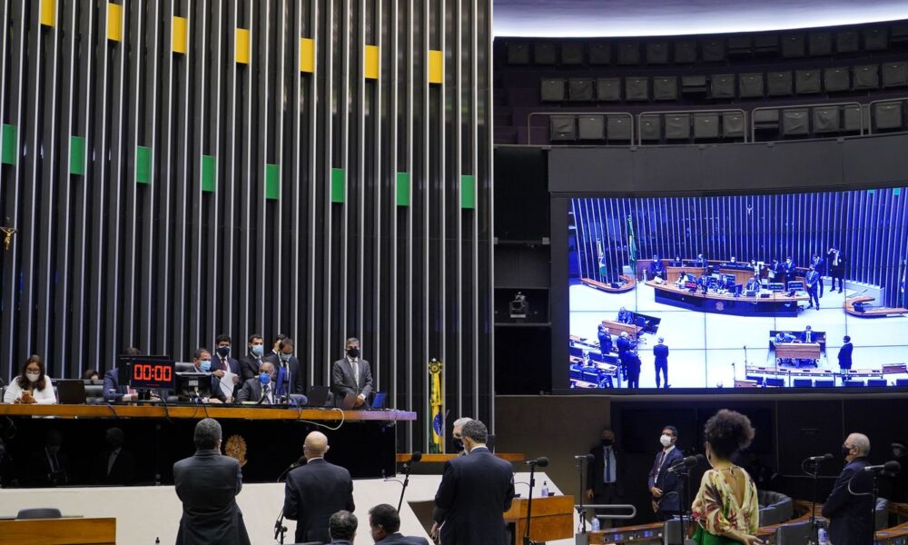 Ministro Flávio Dino convoca partidos a esclarecer controle de emendas parlamentares