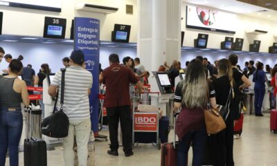 Setor de serviços registra queda de 0,4% em maio devido à diminuição na área de transportes