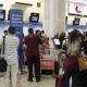 Setor de serviços registra queda de 0,4% em maio devido à diminuição na área de transportes