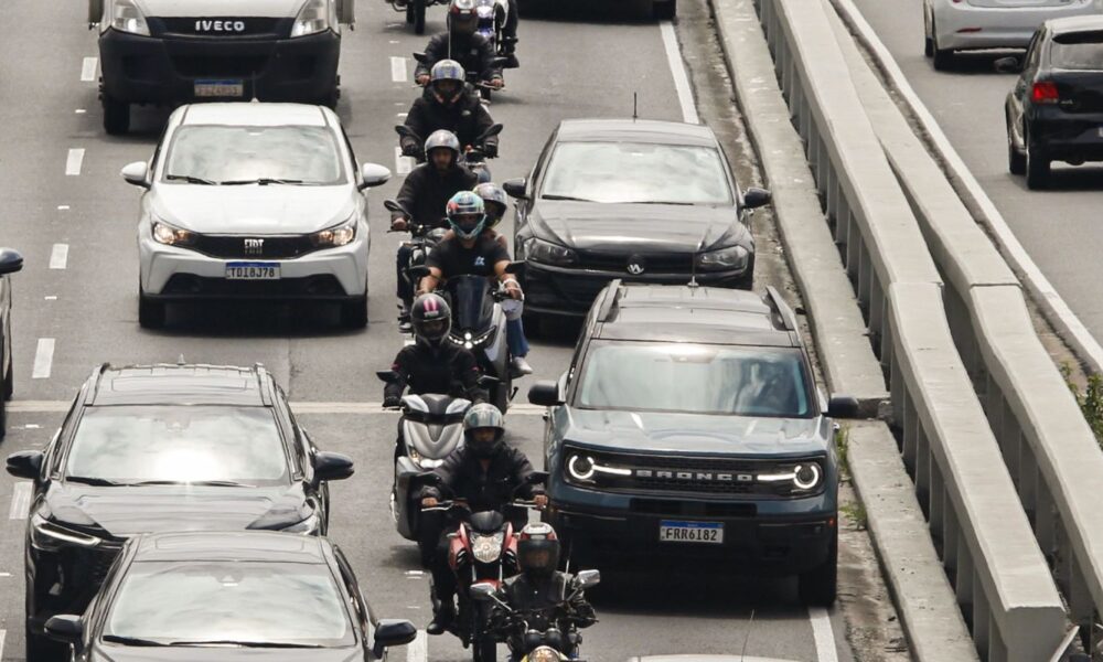 Justiça ordena liberação do Uber Moto pela prefeitura de São Paulo