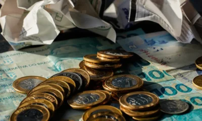 Economia registra crescimento de 0,7% em maio, impulsionada pelo consumo das famílias, segundo FGV