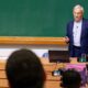 Nobel da economia diz que impacto da IA no emprego é superestimado
